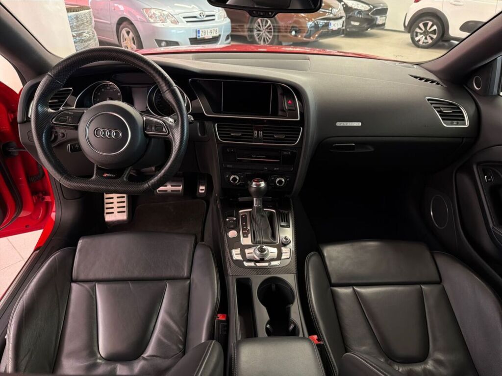 Audi RS 5 2012 Punainen
