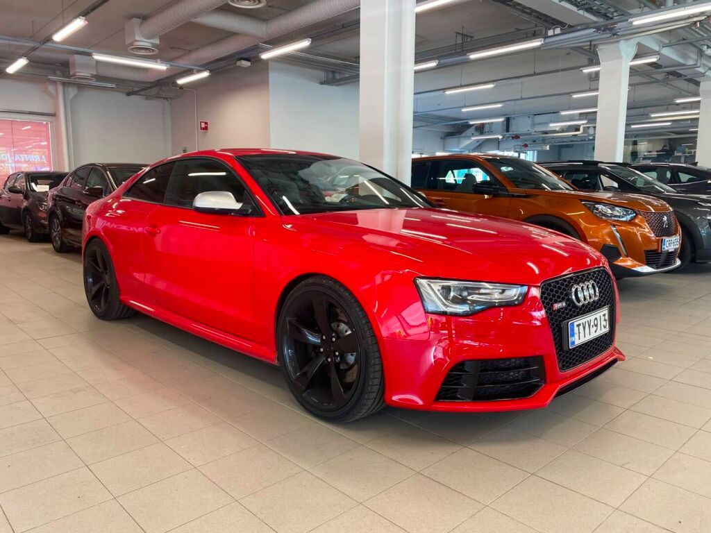 Audi RS 5 2012 Punainen