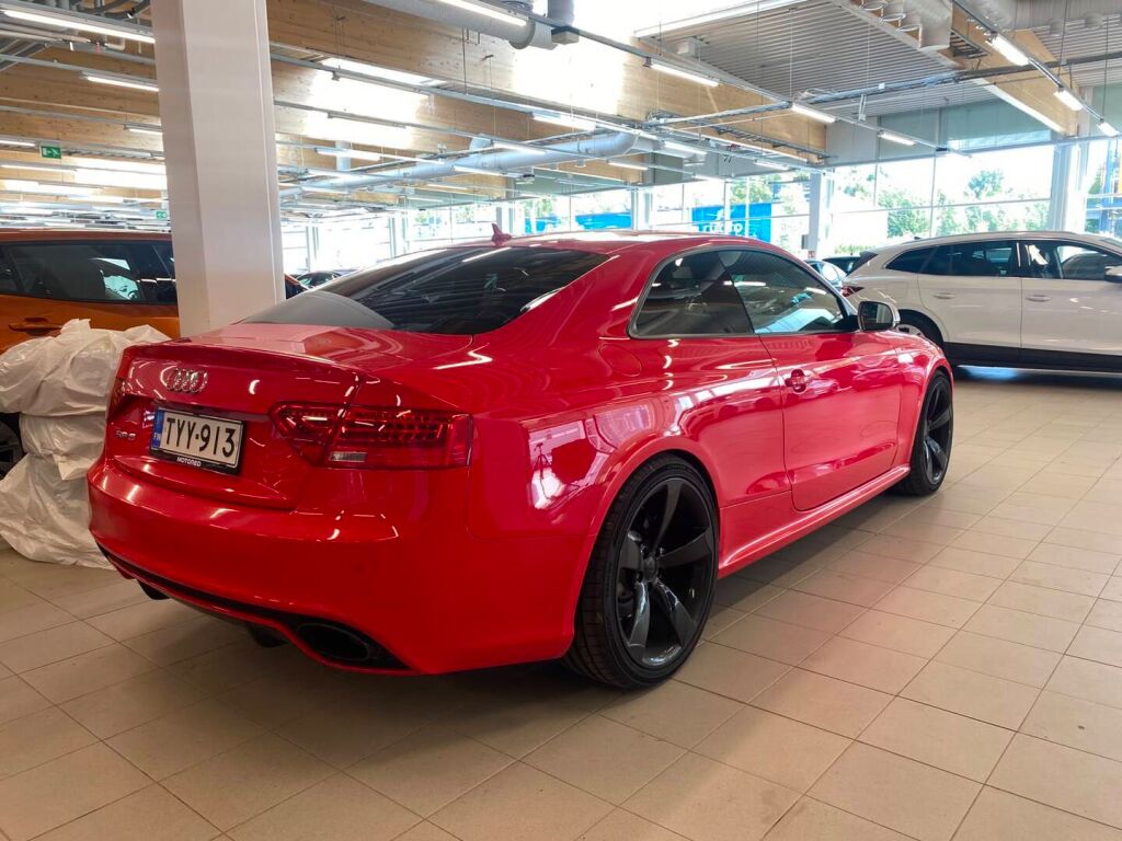 Audi RS 5 2012 Punainen