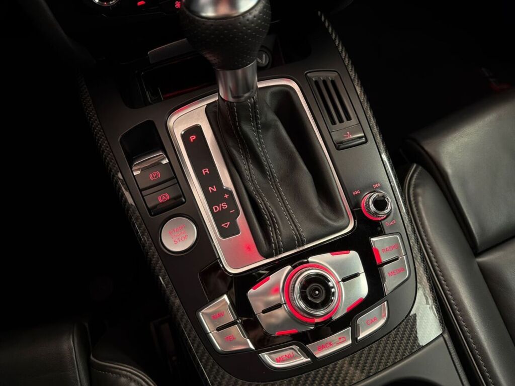 Audi RS 5 2012 Punainen