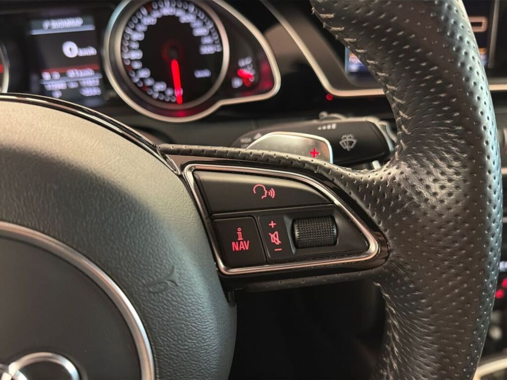 Audi RS 5 2012 Punainen