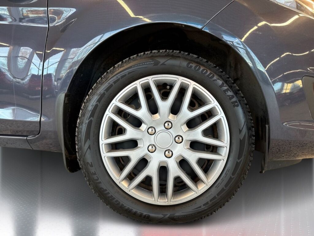 Ford Fiesta 2013 Harmaa