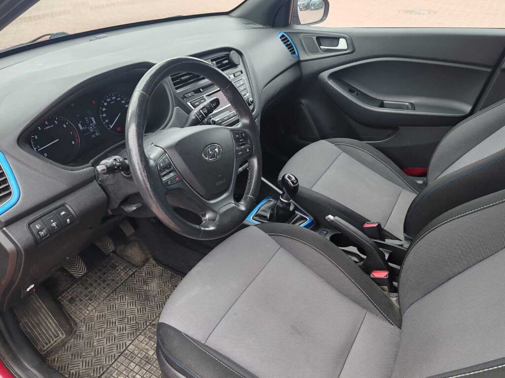 Hyundai i20 5d 2016 Punainen