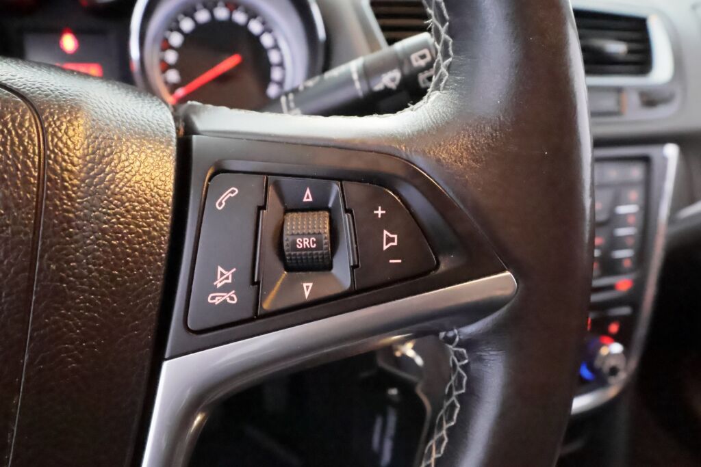 Opel Mokka 2013 Musta