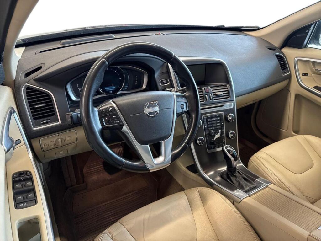 Volvo XC60 2014 Ruskea (beige)