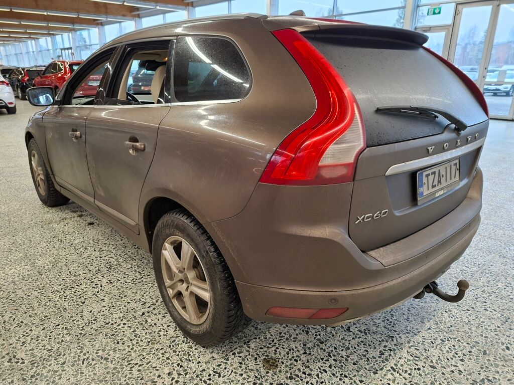 Volvo XC60 2014 Ruskea (beige)