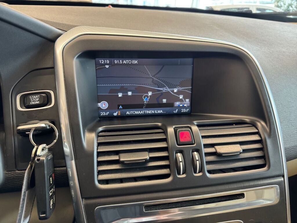 Volvo XC60 2014 Ruskea (beige)