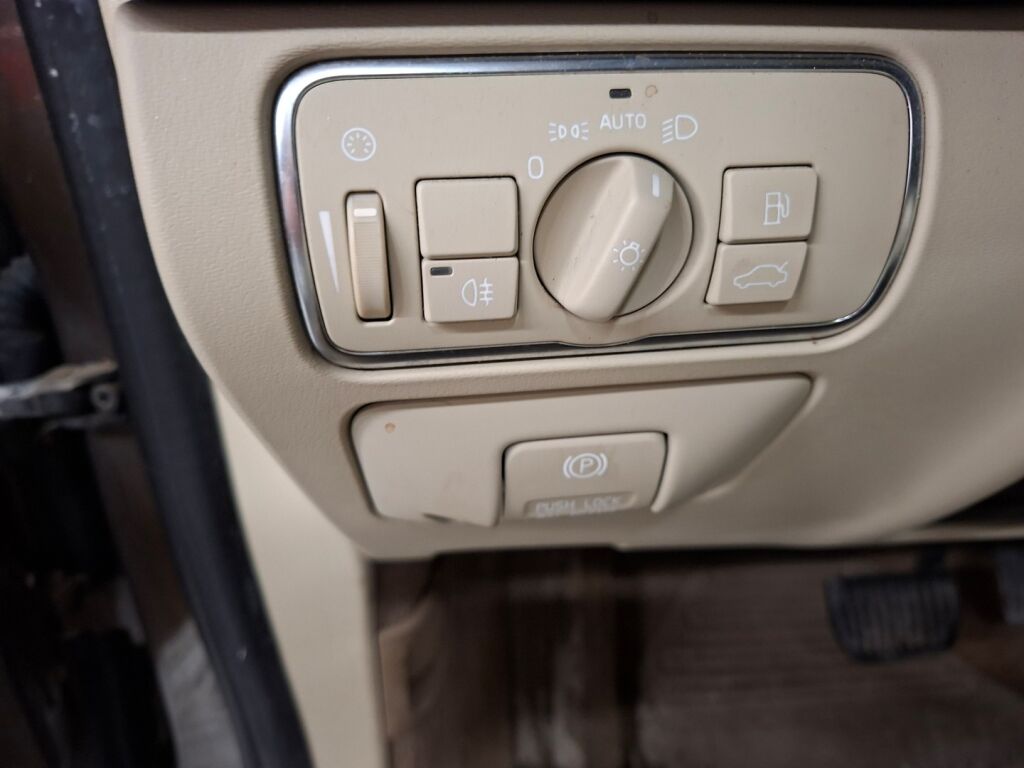 Volvo XC60 2014 Ruskea (beige)