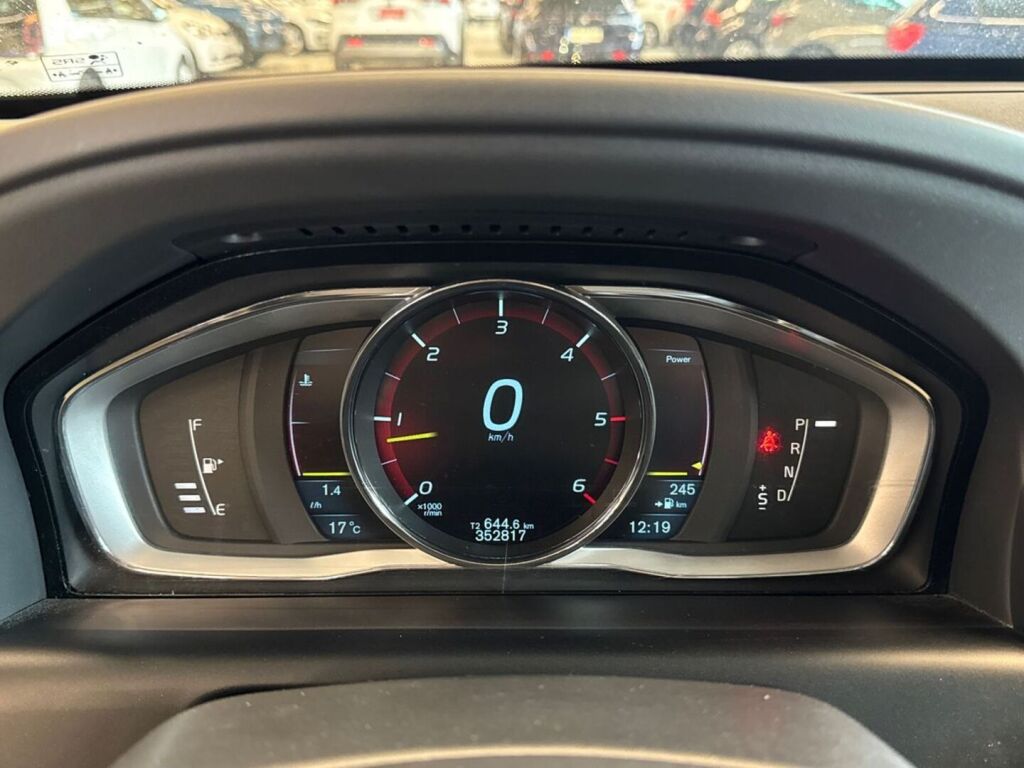 Volvo XC60 2014 Ruskea (beige)