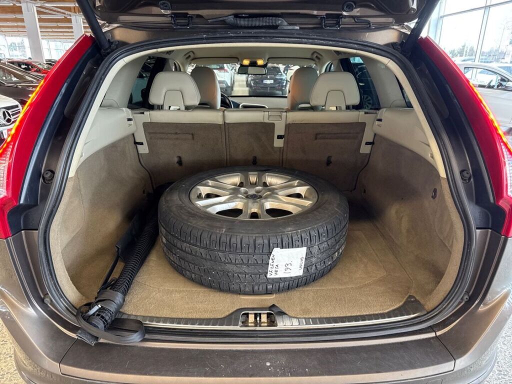 Volvo XC60 2014 Ruskea (beige)