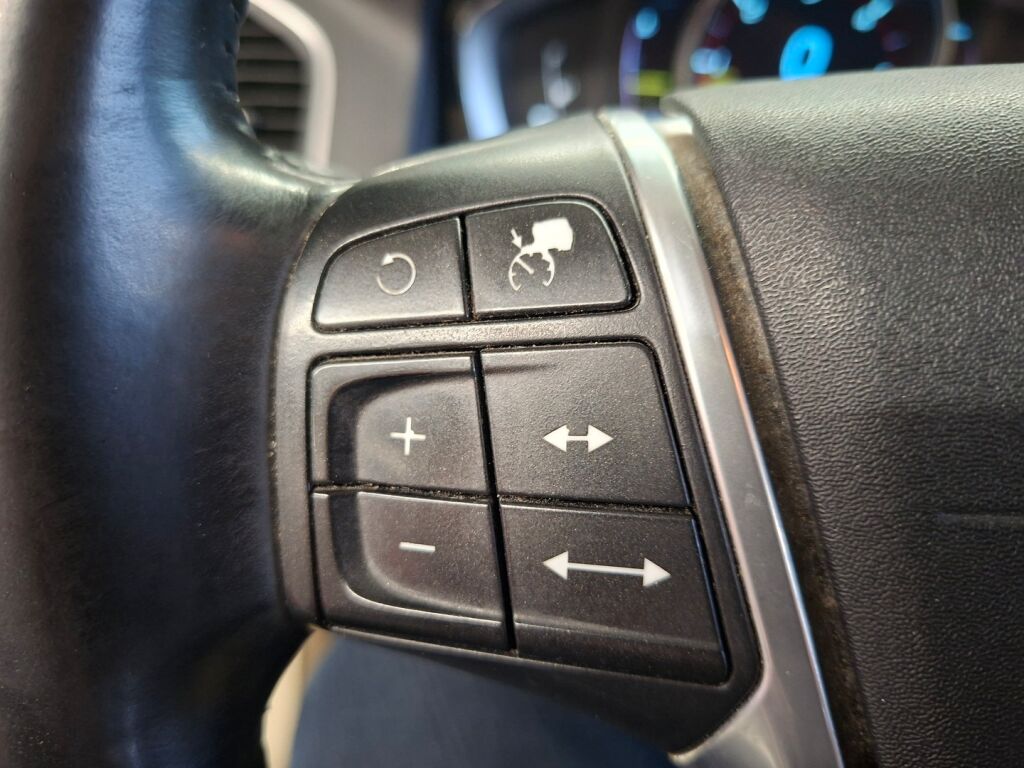 Volvo XC60 2014 Ruskea (beige)