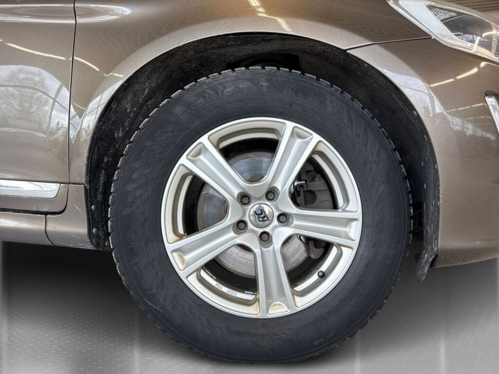 Volvo XC60 2014 Ruskea (beige)