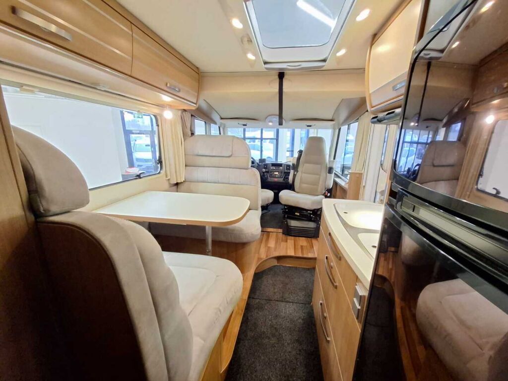 Hymer EXSIS-I 644 2013 Valkoinen