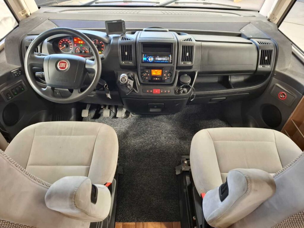 Hymer EXSIS-I 644 2013 Valkoinen