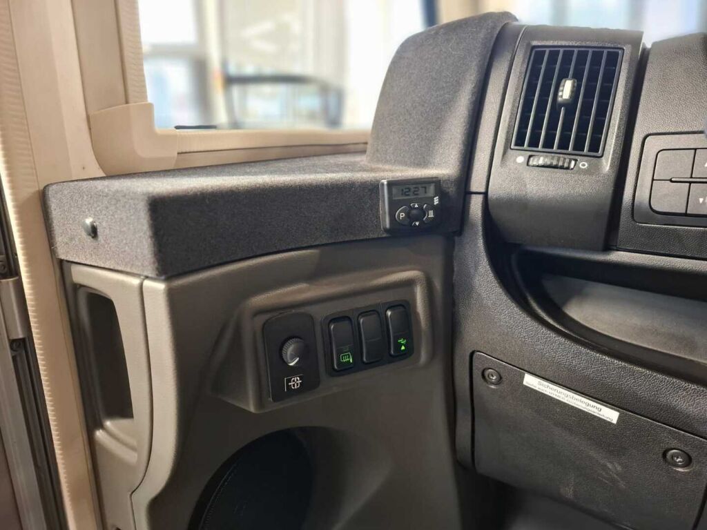 Hymer EXSIS-I 644 2013 Valkoinen