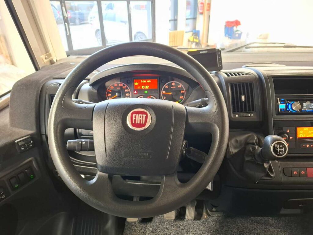 Hymer EXSIS-I 644 2013 Valkoinen