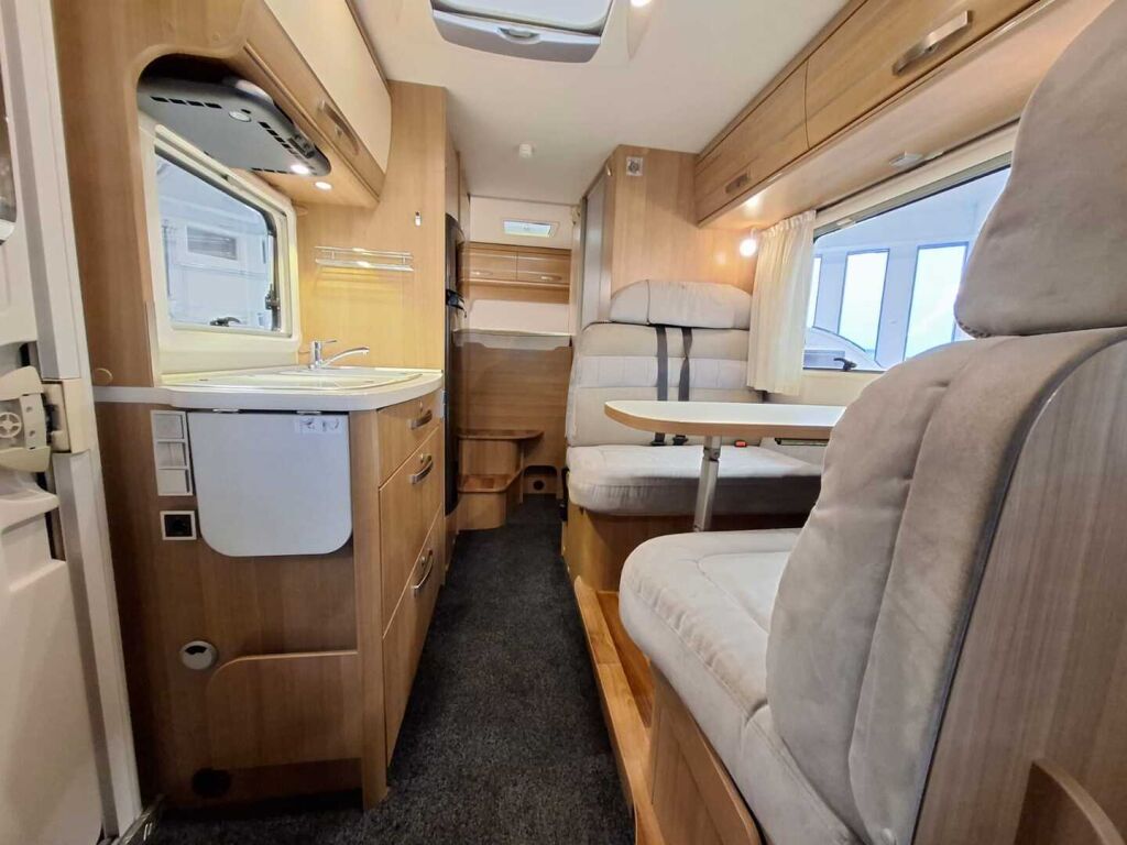 Hymer EXSIS-I 644 2013 Valkoinen