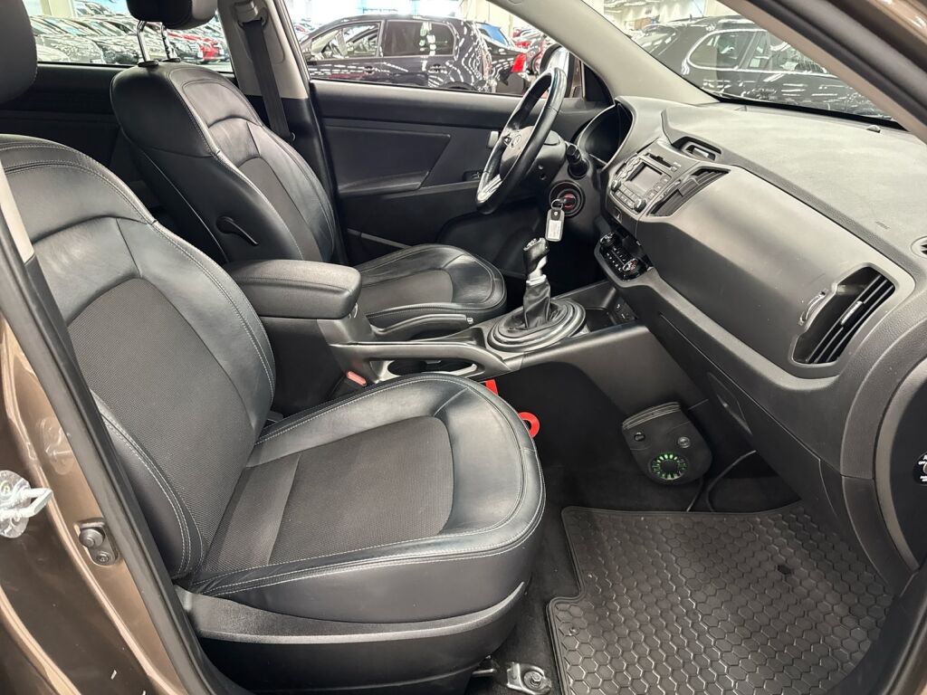 Kia Sportage 2013 Ruskea (beige)