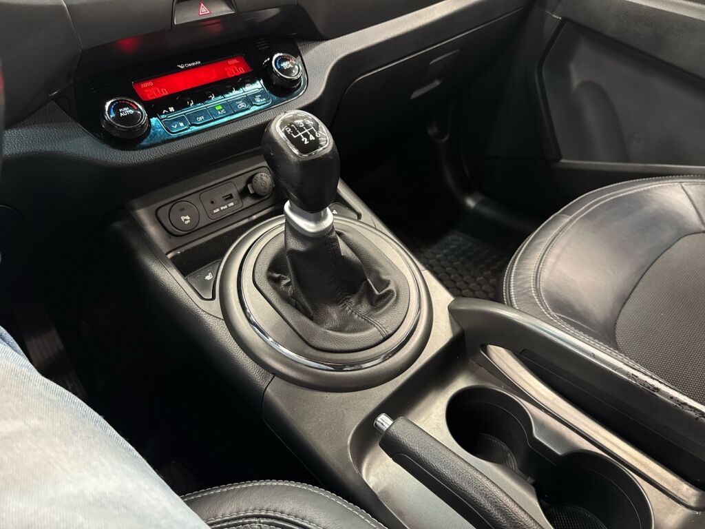Kia Sportage 2013 Ruskea (beige)