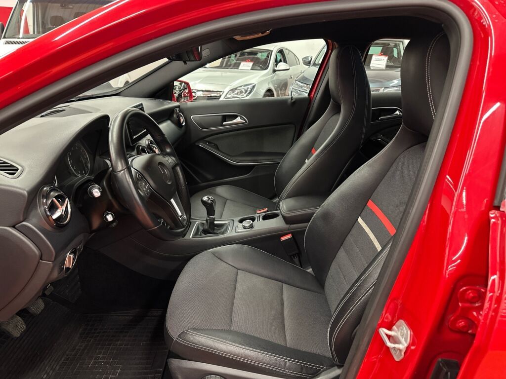 Mercedes-Benz A 2013 Punainen