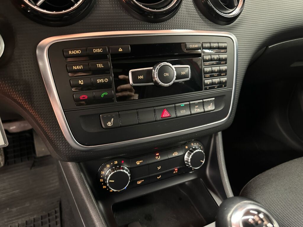 Mercedes-Benz A 2013 Punainen