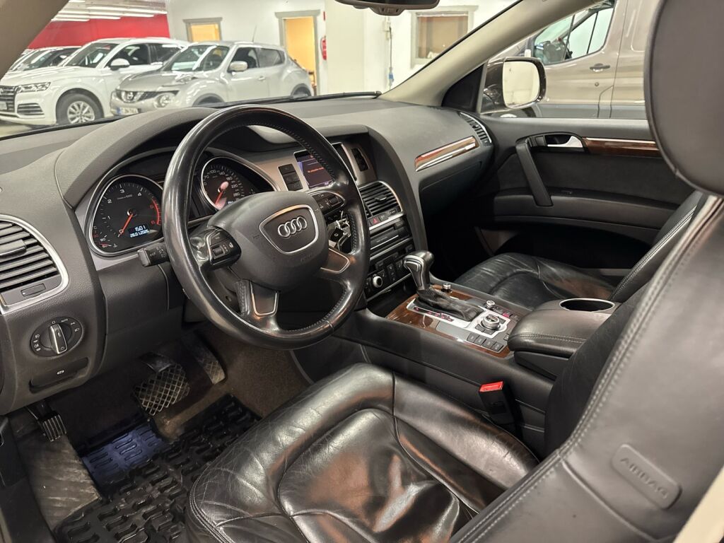 Audi Q7 2013 Ruskea (beige)