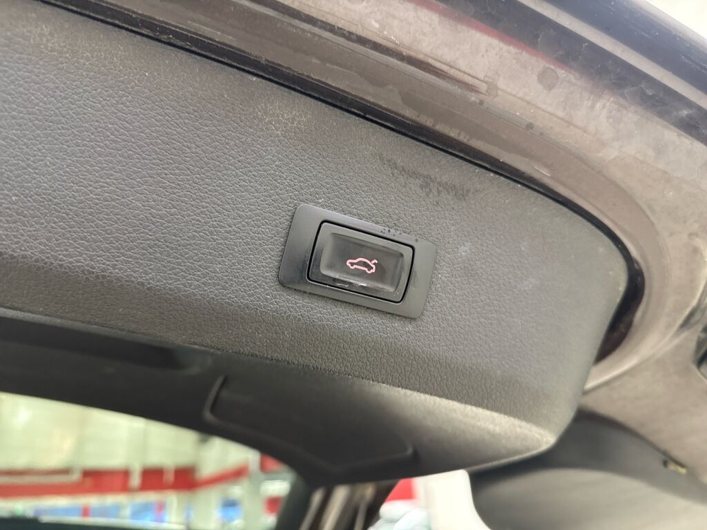 Audi Q7 2013 Ruskea (beige)