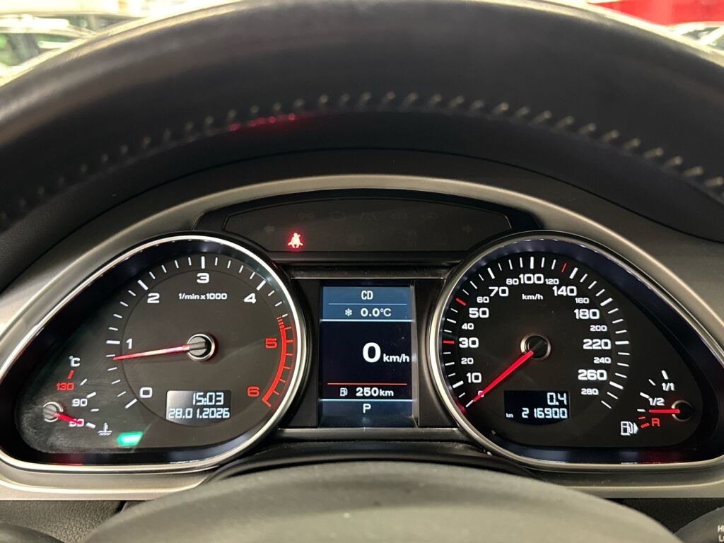 Audi Q7 2013 Ruskea (beige)