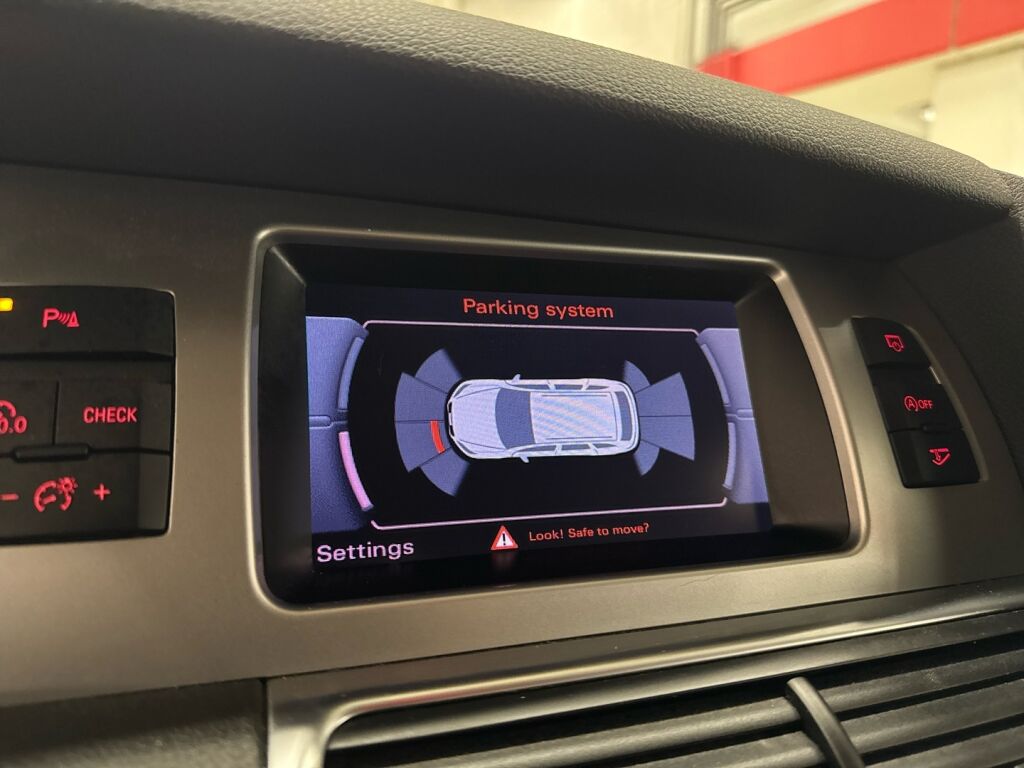 Audi Q7 2013 Ruskea (beige)