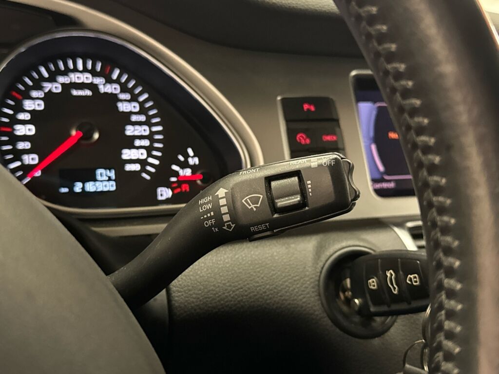 Audi Q7 2013 Ruskea (beige)