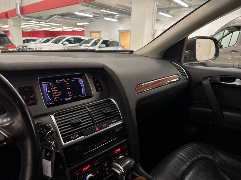 Audi Q7 2013 Ruskea (beige)