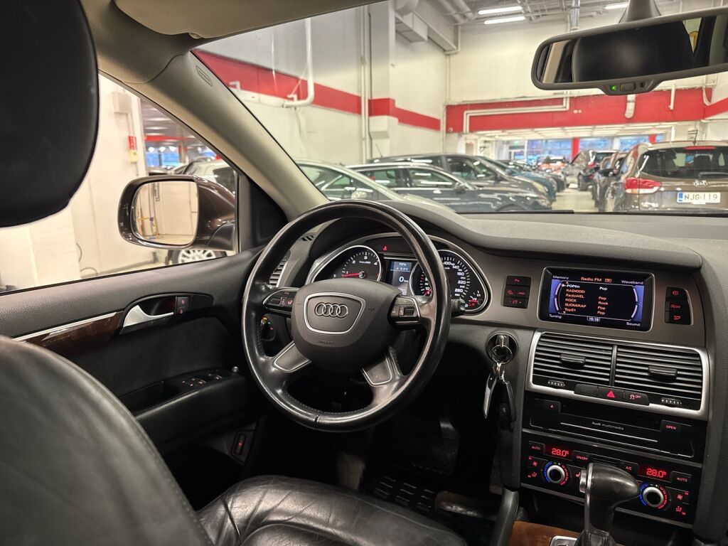Audi Q7 2013 Ruskea (beige)