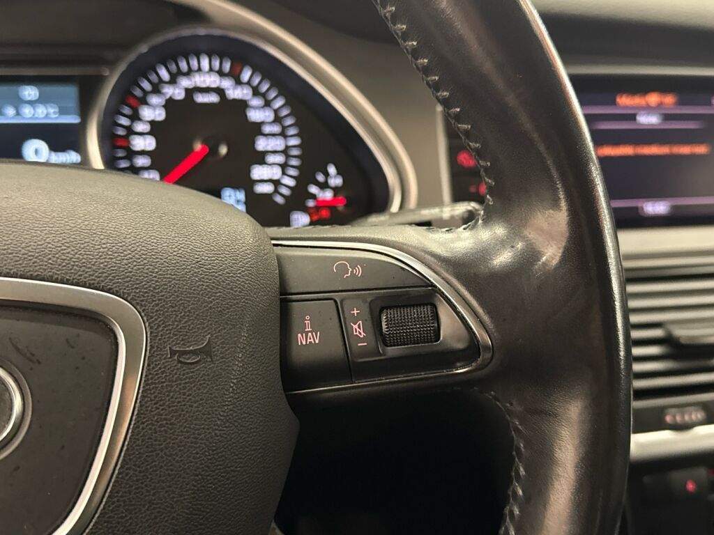 Audi Q7 2013 Ruskea (beige)