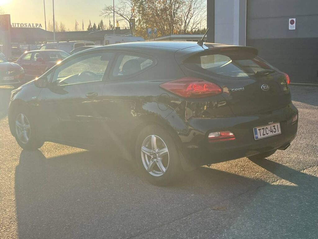 Kia ProCeed 2013 Musta