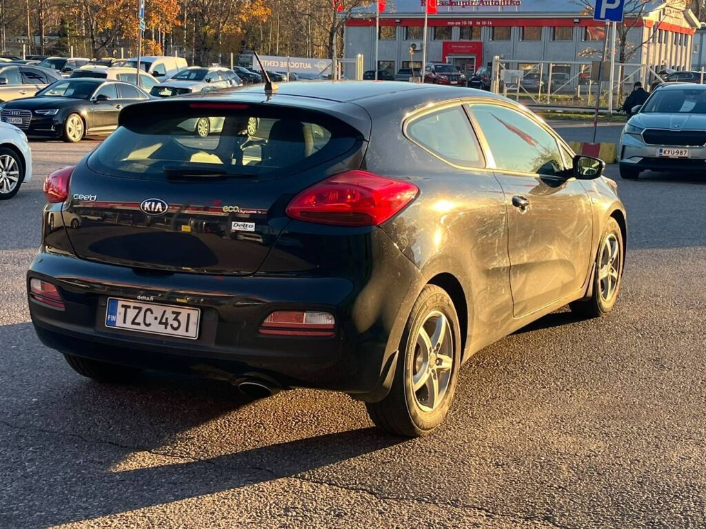 Kia ProCeed 2013 Musta