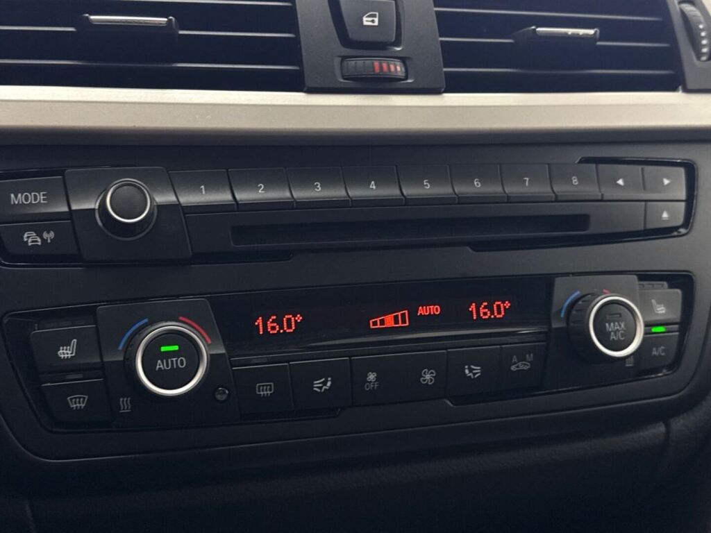 BMW 320 2013 Ruskea (beige)