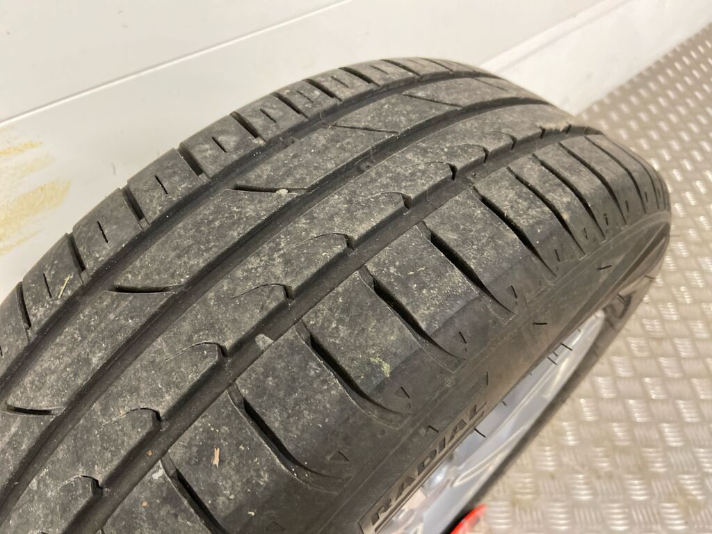 Ford Focus 2013 Ruskea (beige)