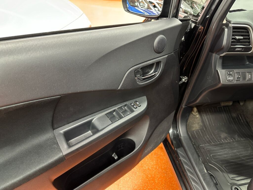 Toyota Verso-S 2014 Musta