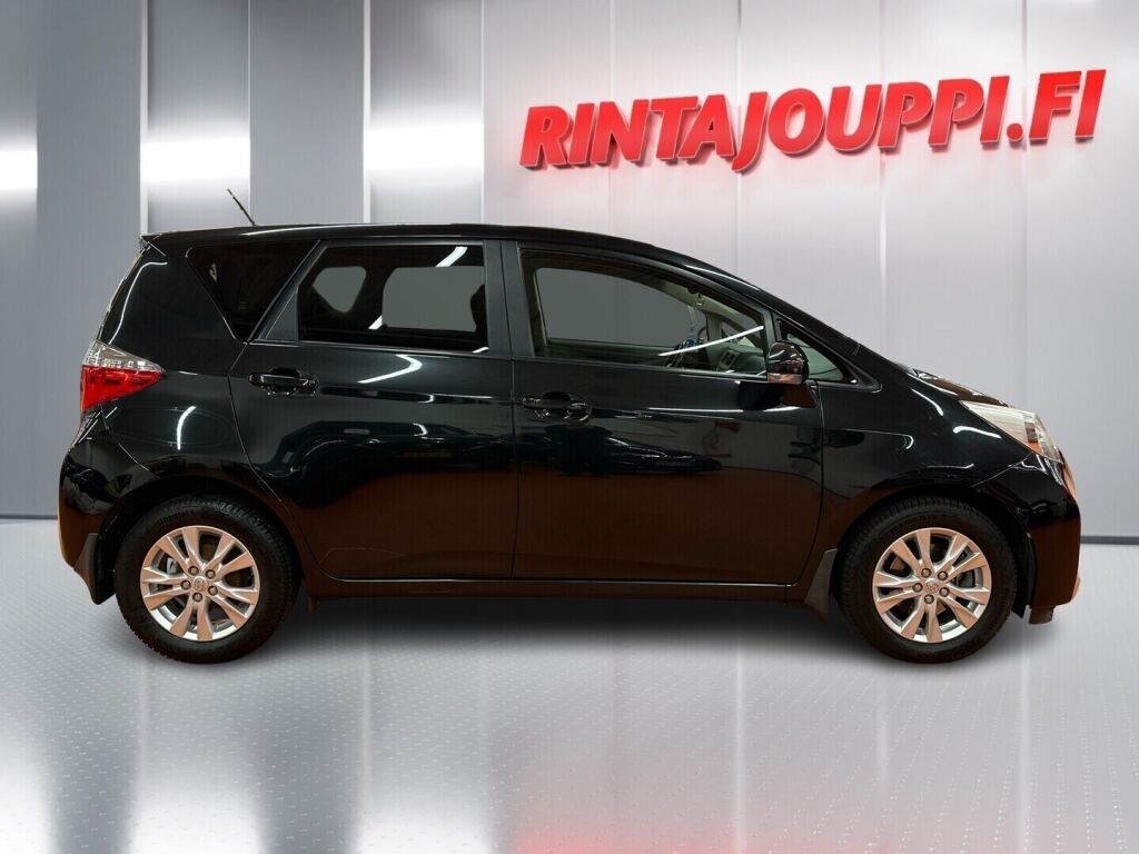 Toyota Verso-S 2014 Musta
