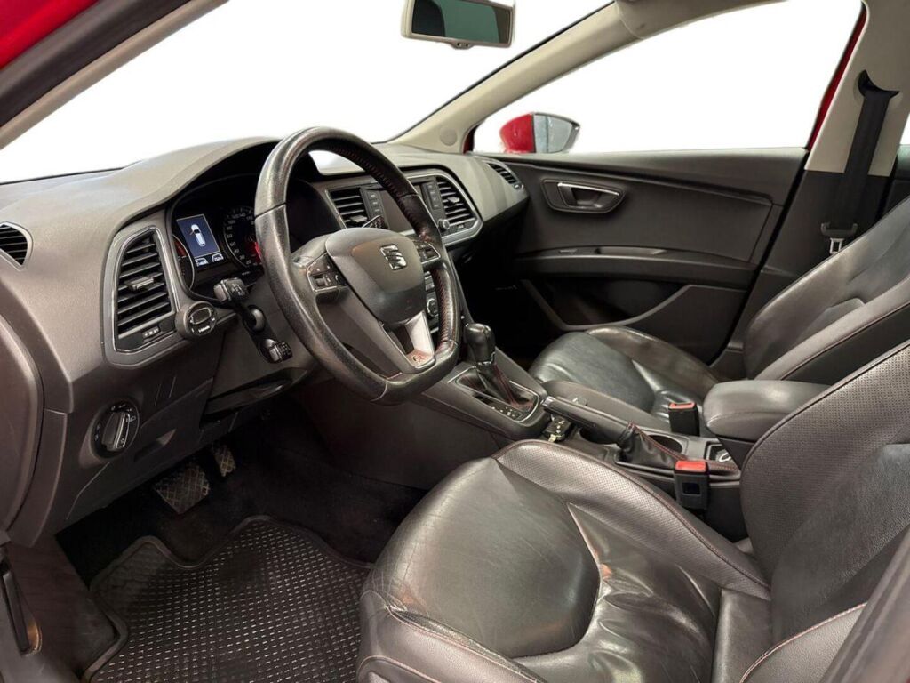 Seat Leon ST 2014 Punainen