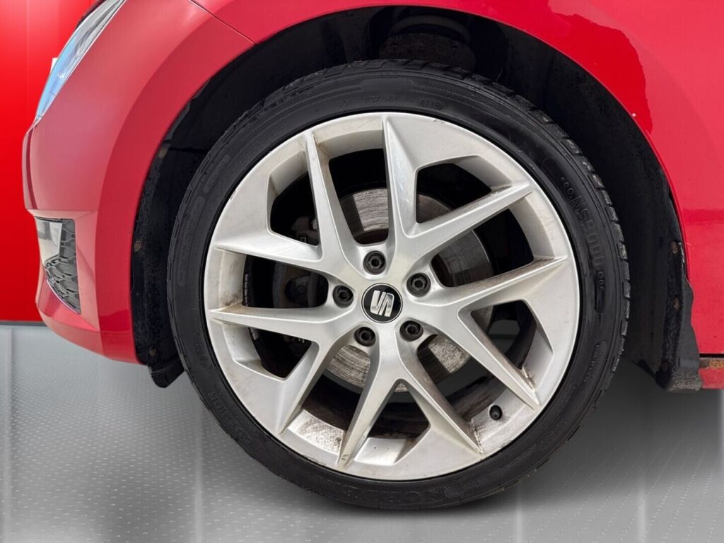 Seat Leon ST 2014 Punainen