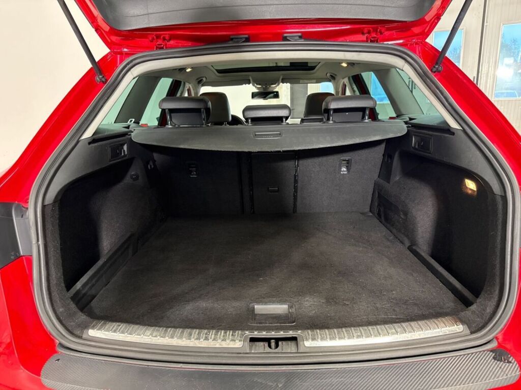 Seat Leon ST 2014 Punainen