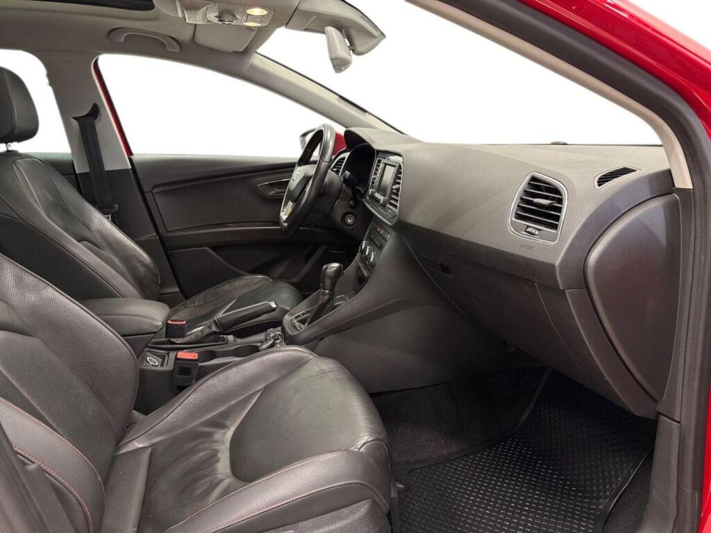 Seat Leon ST 2014 Punainen