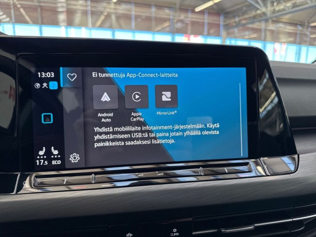 Volkswagen Golf 2023 Sininen