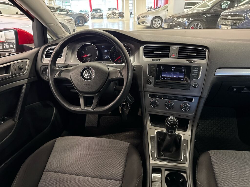 Volkswagen Golf 2013 Punainen