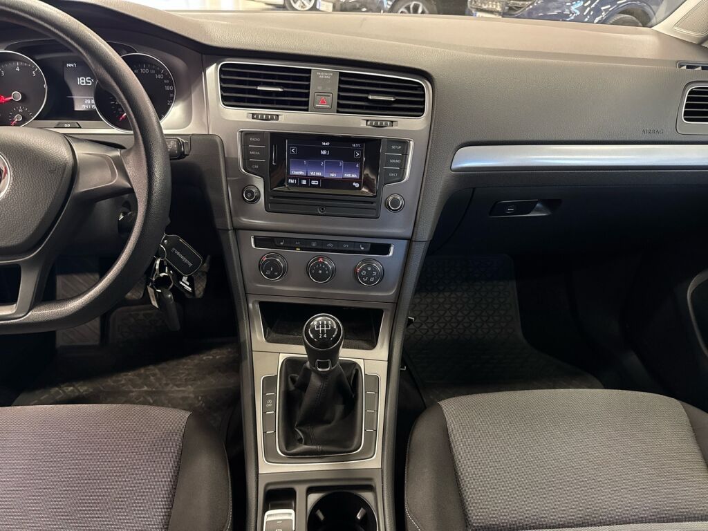 Volkswagen Golf 2013 Punainen