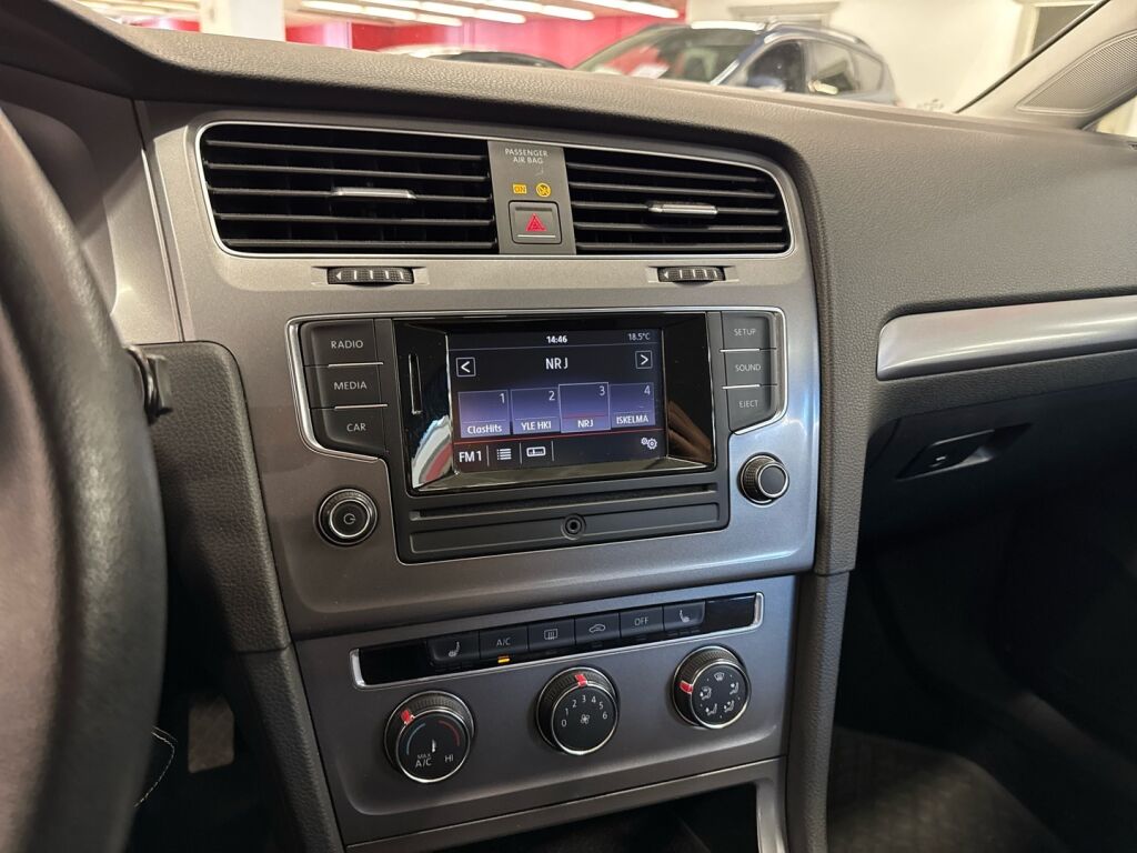Volkswagen Golf 2013 Punainen