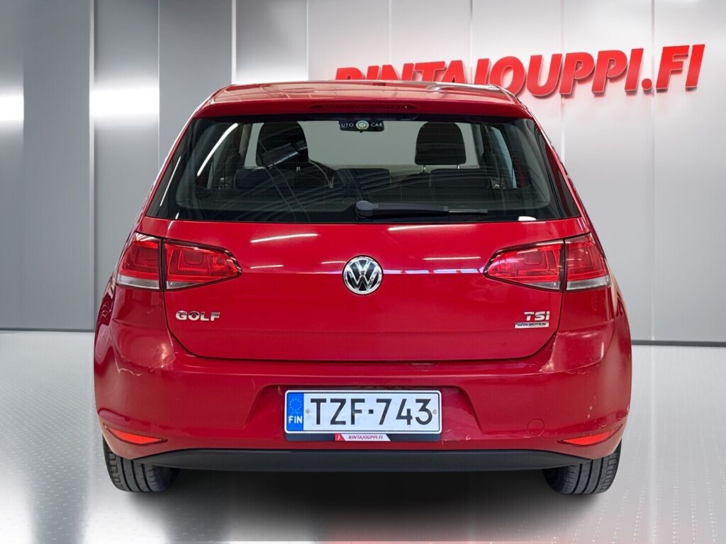Volkswagen Golf 2013 Punainen