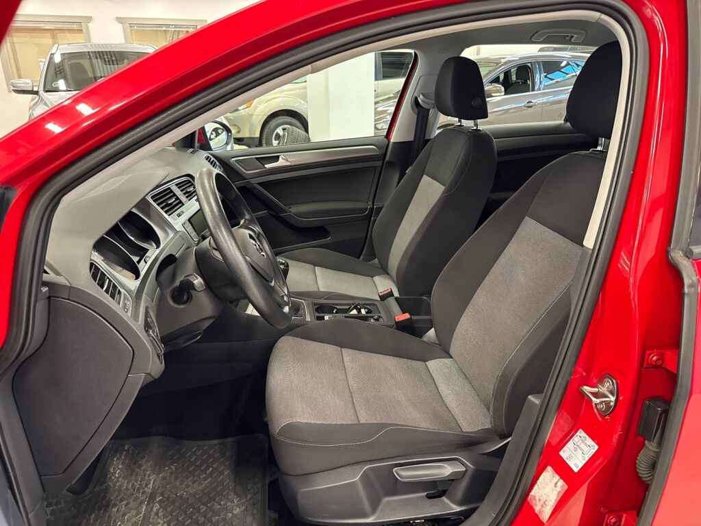 Volkswagen Golf 2013 Punainen
