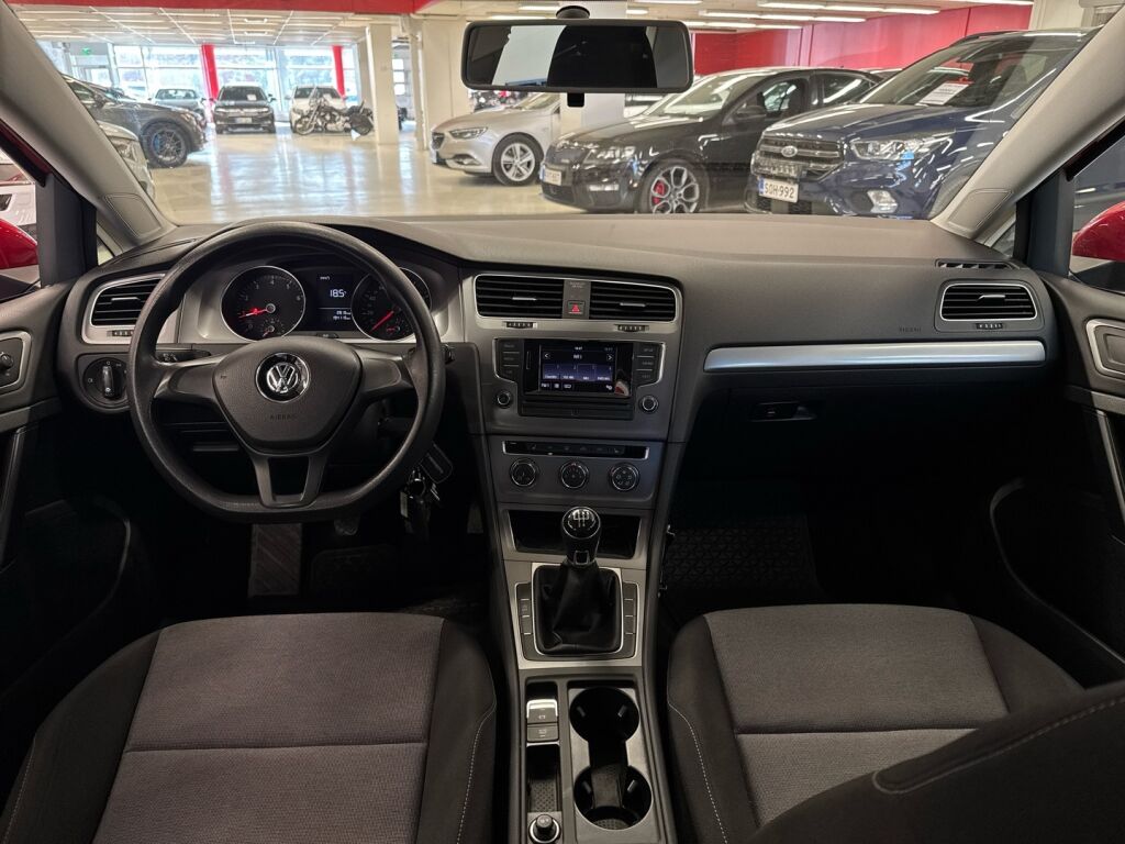 Volkswagen Golf 2013 Punainen